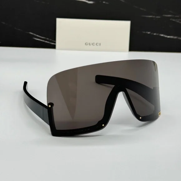 NEW GG1631S 004 GUCCI BLACK GREY OVERSIZED WOMEN GUCCI SUNGLASSES Gucci GG1631S 004 Sunglasses - US main image 2